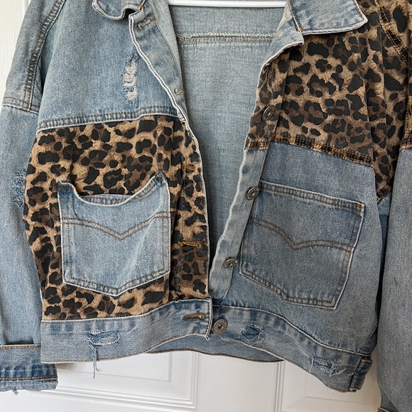 POL DENIM DISTRESSED JACKET | SIZE SMALL | VICI ANIMAL RELAXED FIT LEOPARD PRINT - Picture 2 of 6